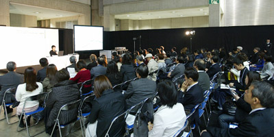 photo_フォーラム　Textile du future-TOKYO FIBER’07 SENSEWAREパリ展報告会