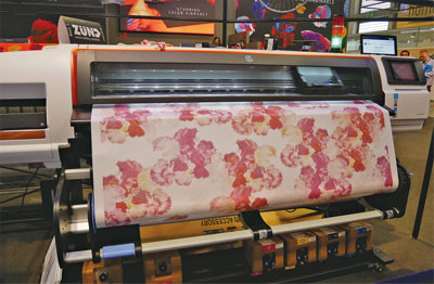 The development of printing technology is underway to reduce the amount of water discharged.